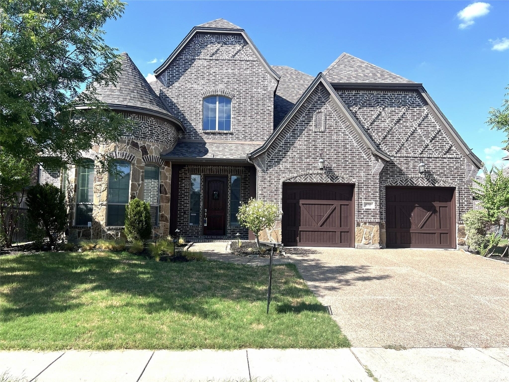 870 Sagebrush Drive - Photo 0