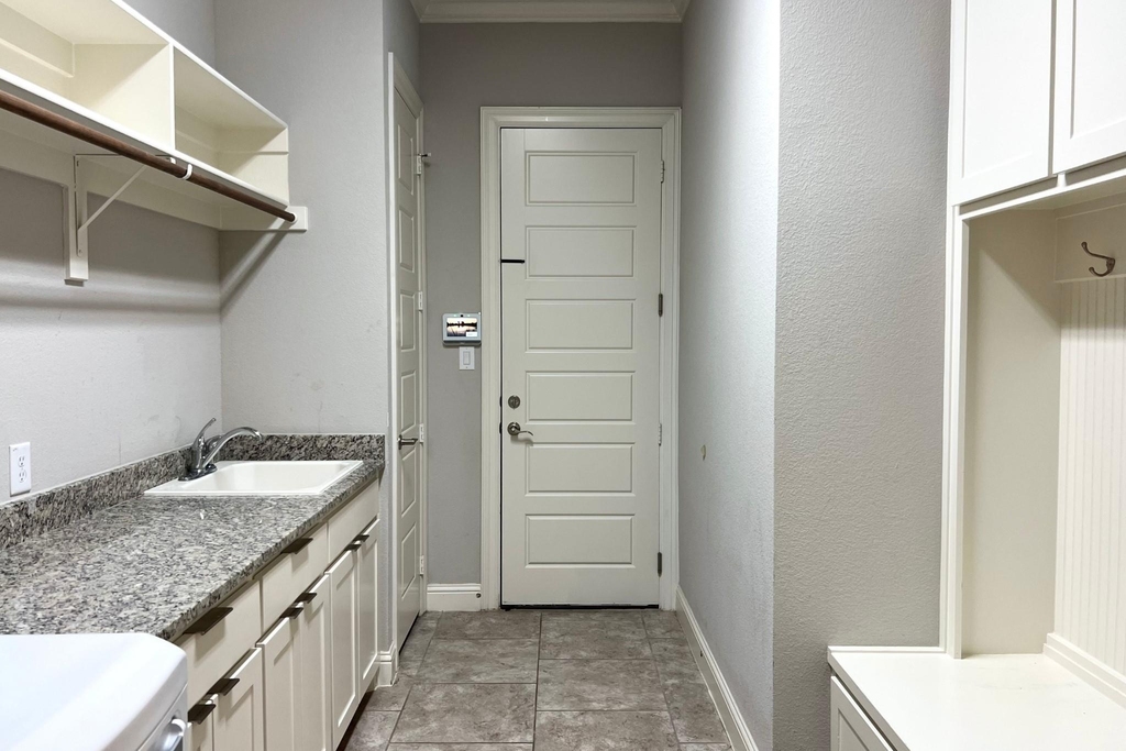 880 Saint Peter Lane - Photo 17