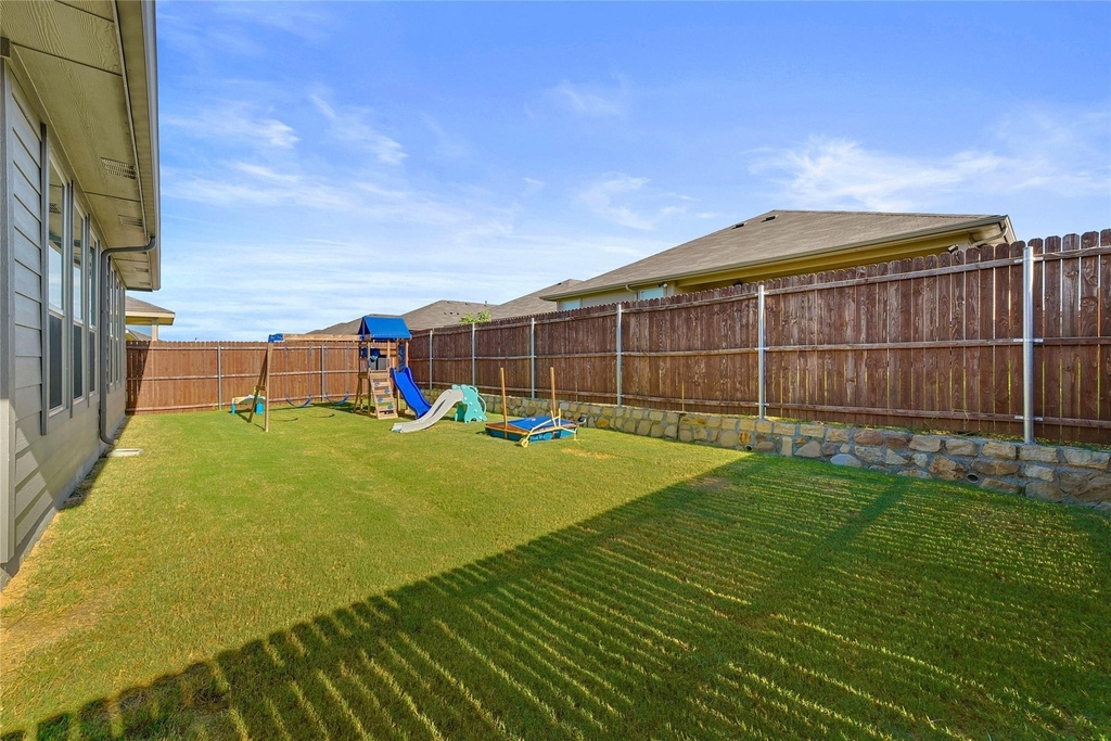 821 Shepperton Way - Photo 26