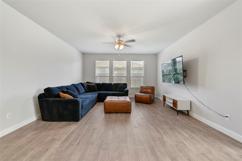 821 Shepperton Way - Photo 16