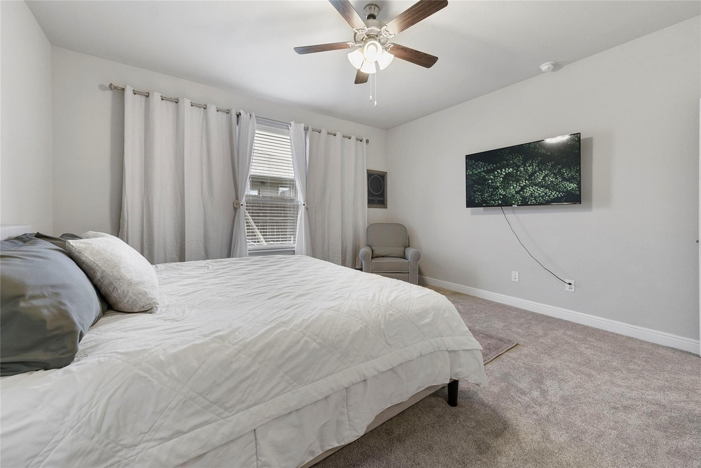 821 Shepperton Way - Photo 12