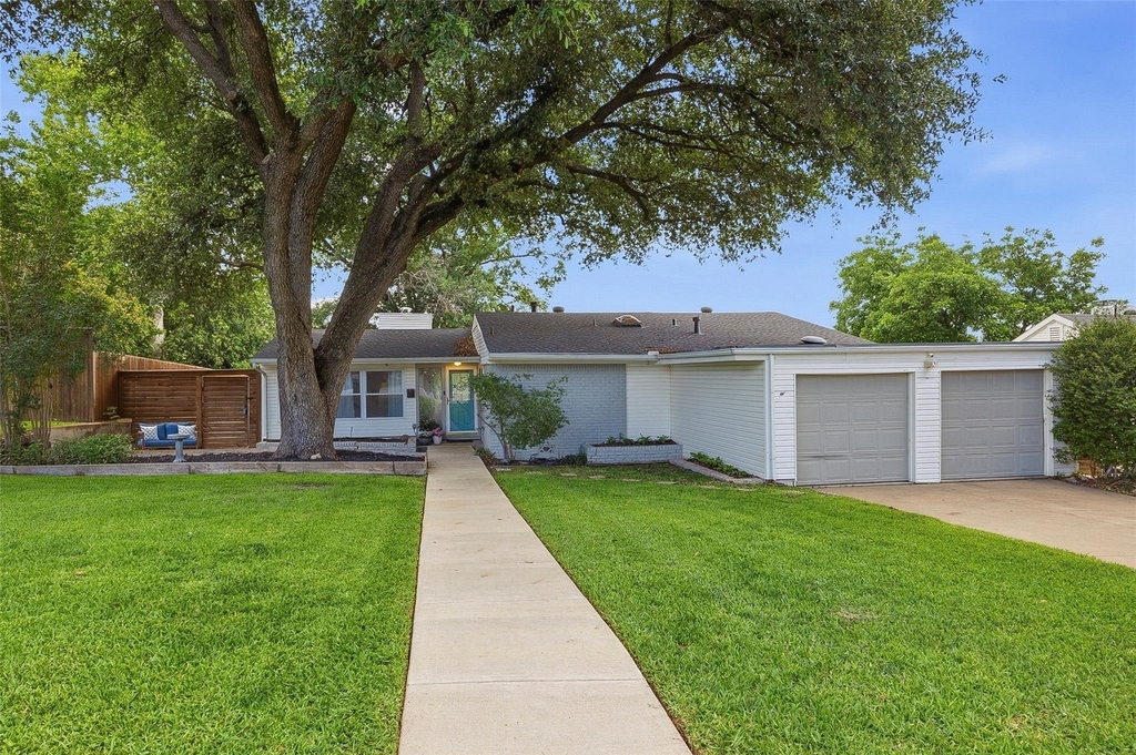 4817 Winthrop Avenue E - Photo 1