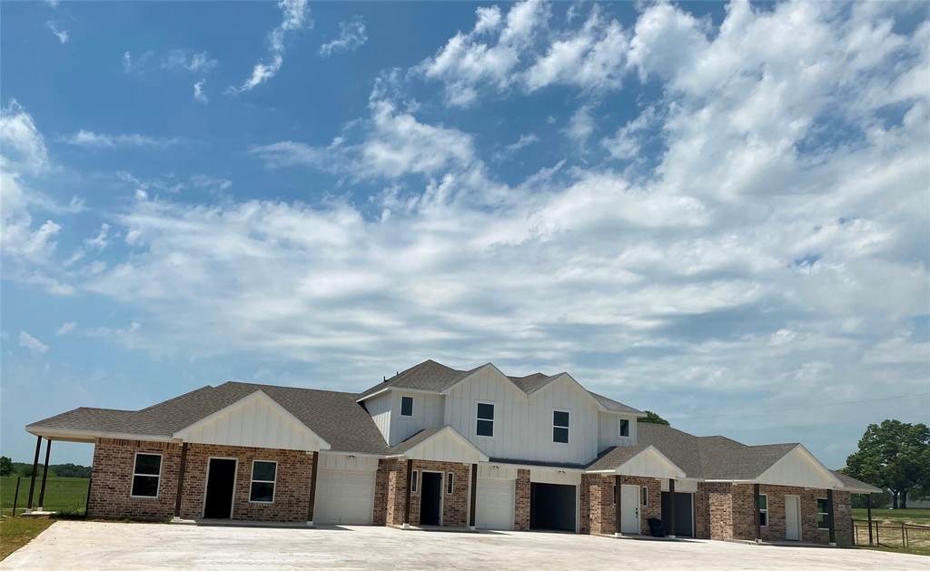 100 N Park Court - Photo 1