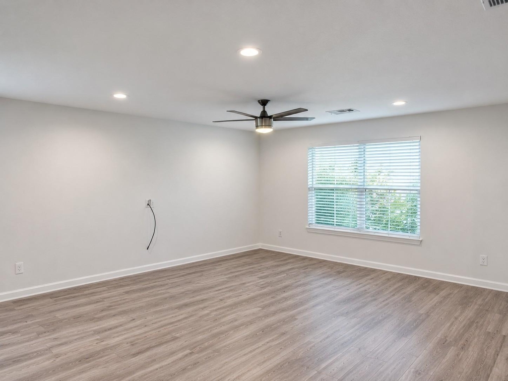5549 Bluffman Drive - Photo 4