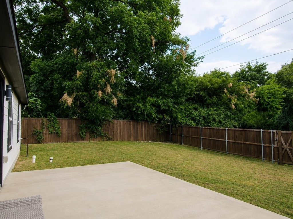 5549 Bluffman Drive - Photo 14