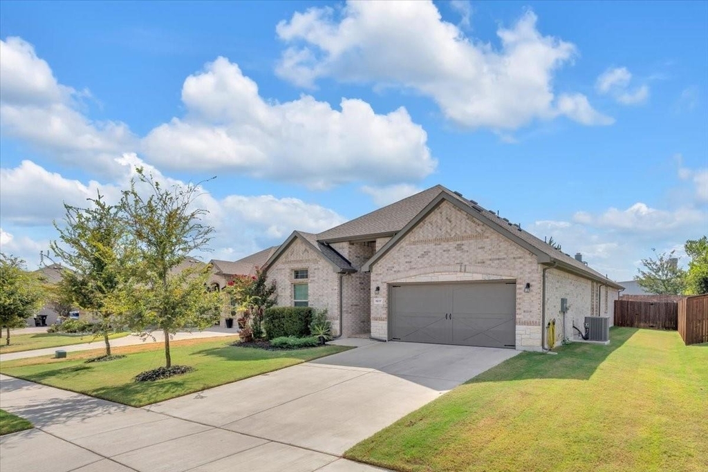 1017 Fairhaven Drive - Photo 1