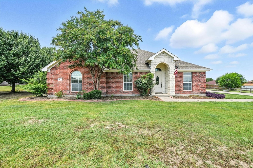 113 Shumard Drive - Photo 1