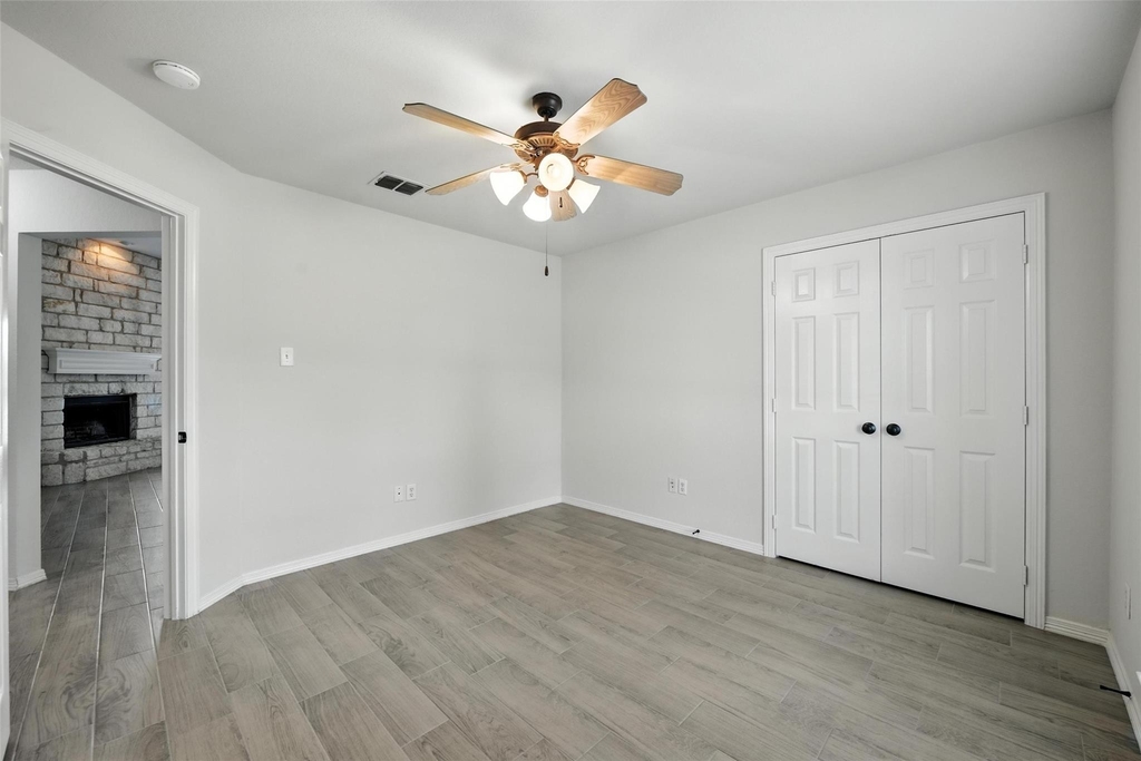 113 Shumard Drive - Photo 8