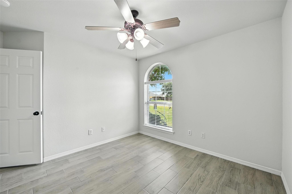 113 Shumard Drive - Photo 12
