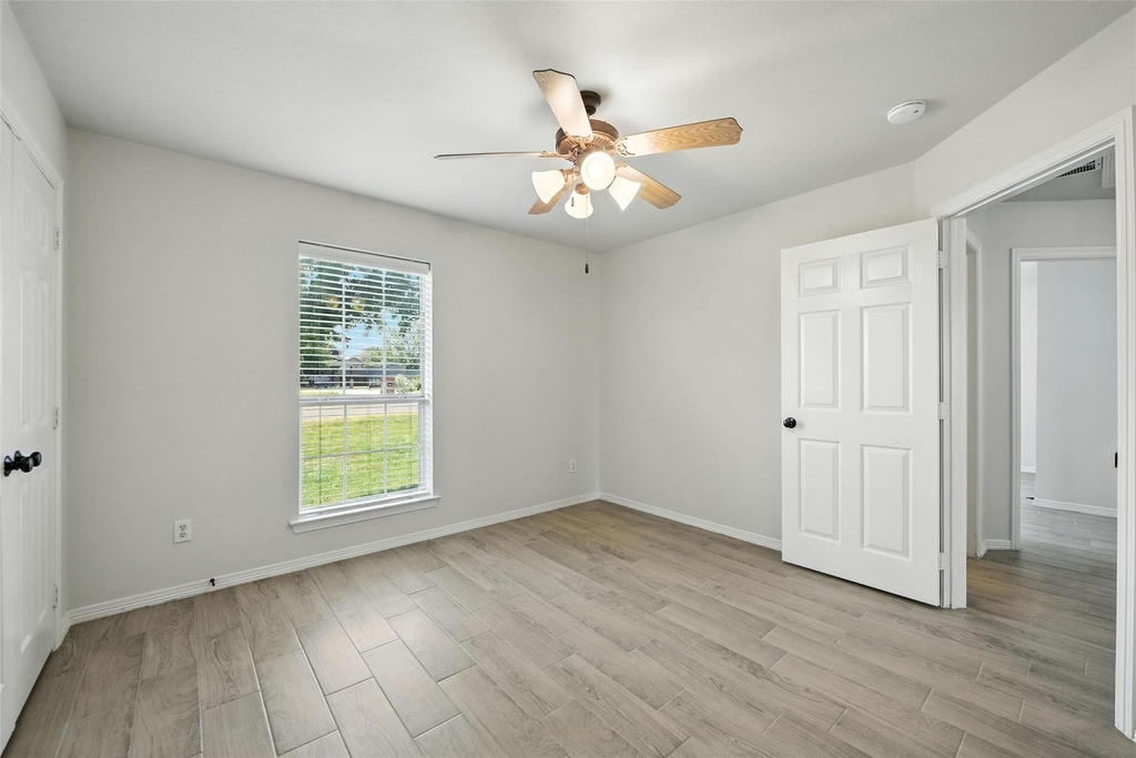 113 Shumard Drive - Photo 6