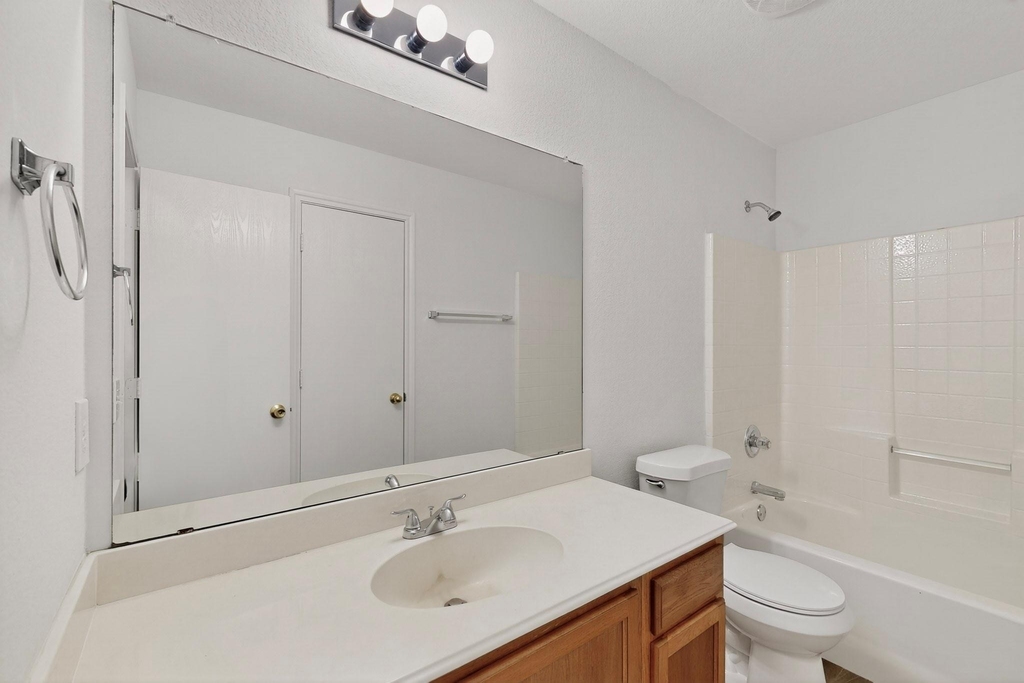 321 Stephanie Street - Photo 20