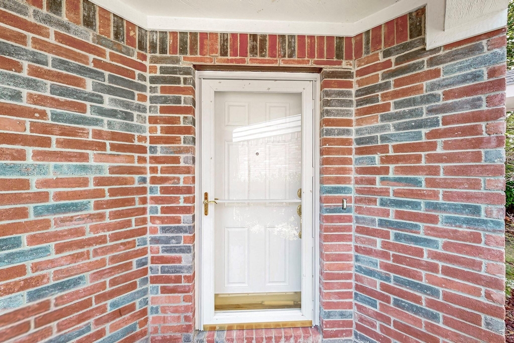 321 Stephanie Street - Photo 4