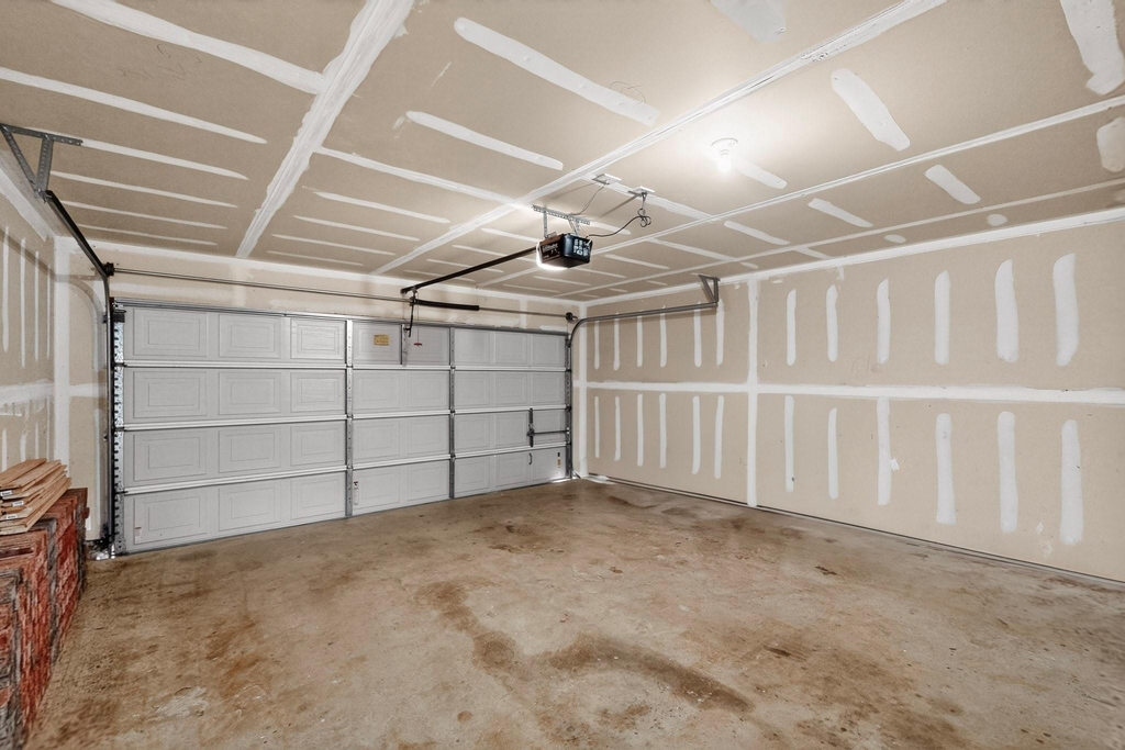 321 Stephanie Street - Photo 35