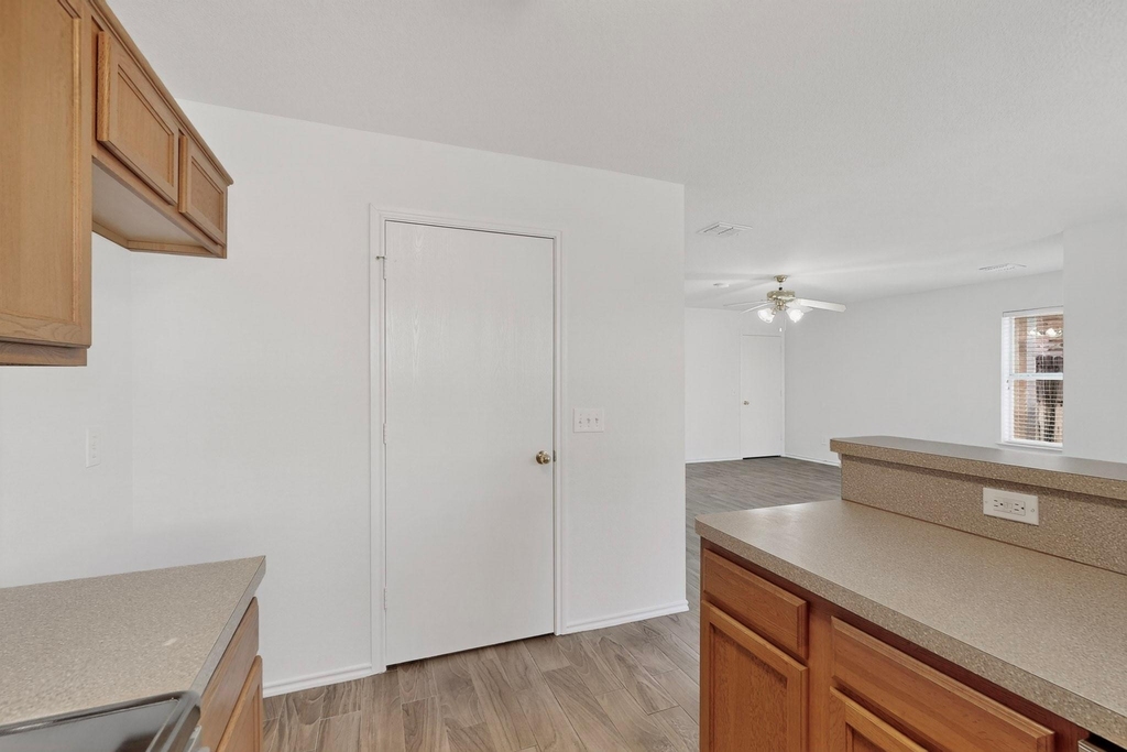 321 Stephanie Street - Photo 17