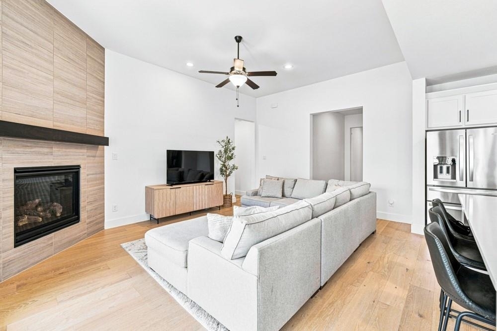 8716 Bur Oak Drive - Photo 3