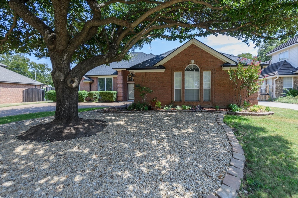 3120 Steve Drive - Photo 1