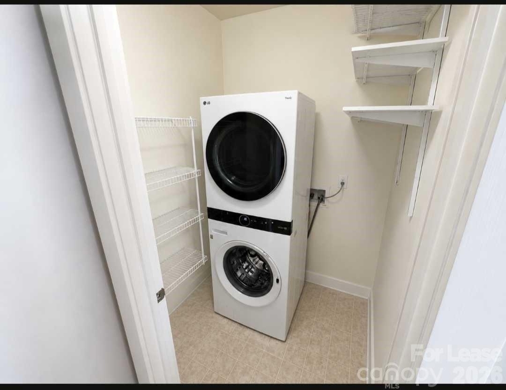 1101 W 1st Street - Photo 6