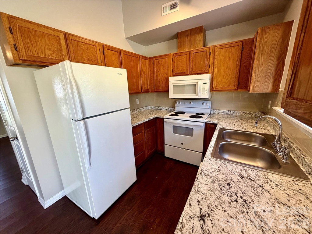6621 Goldfinch Road - Photo 9