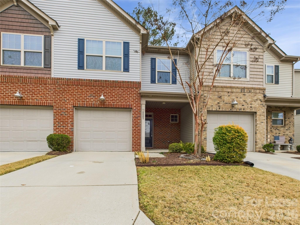 6005 Sweetbay Lane - Photo 0