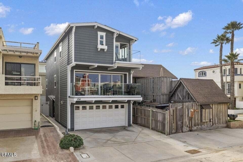 104 La Brea Street - Photo 2