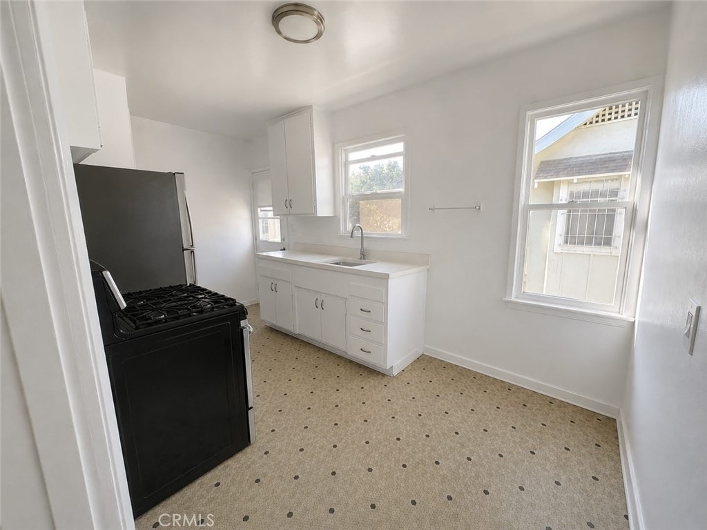 1716 7th Avenue - Photo 2