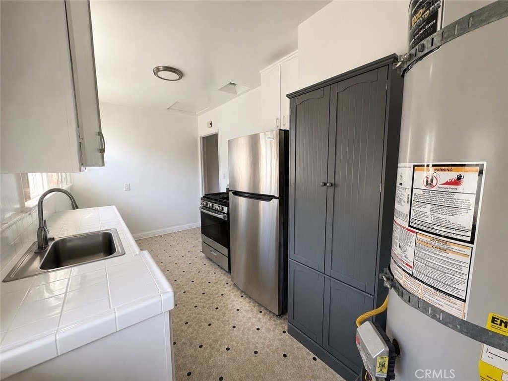 1716 7th Avenue - Photo 3