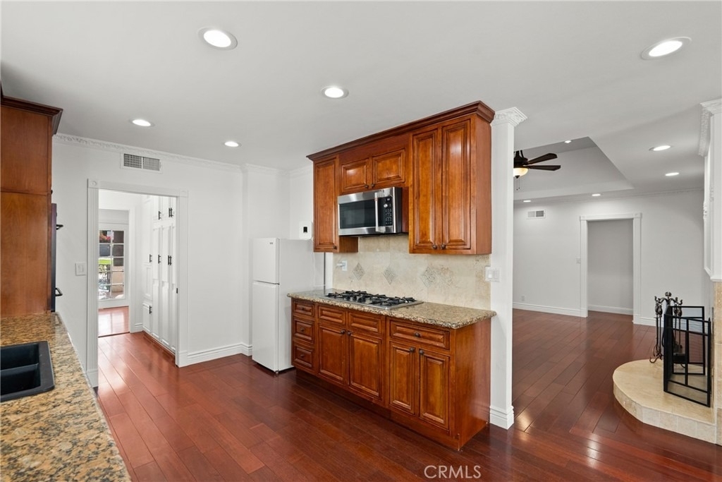 23036 Burbank - Photo 16