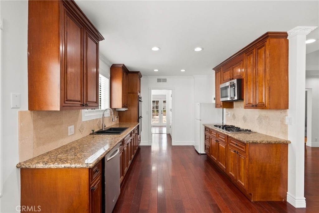 23036 Burbank - Photo 14