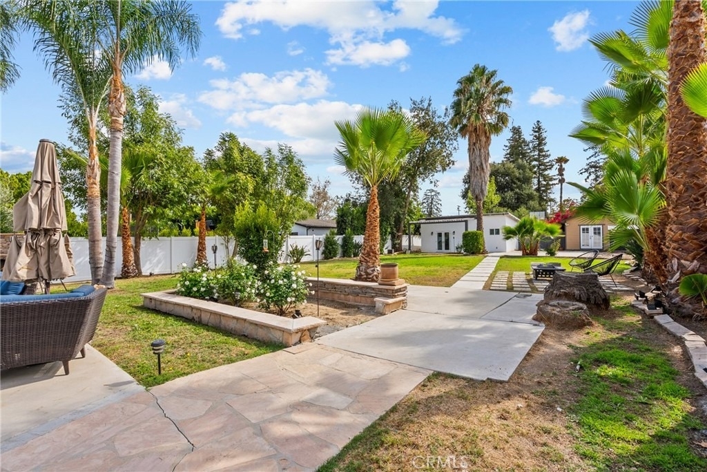 23036 Burbank - Photo 44