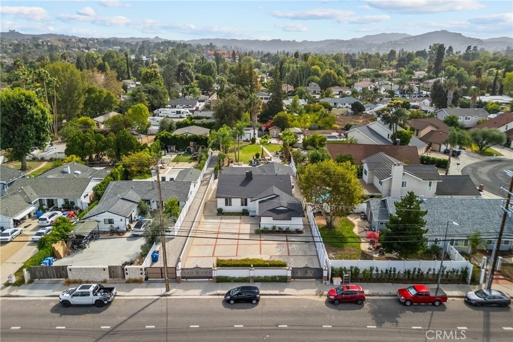 23036 Burbank - Photo 1