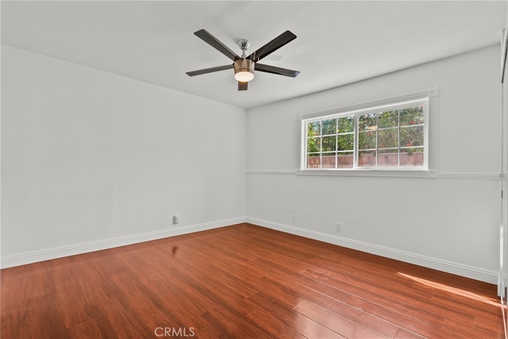 23036 Burbank - Photo 32