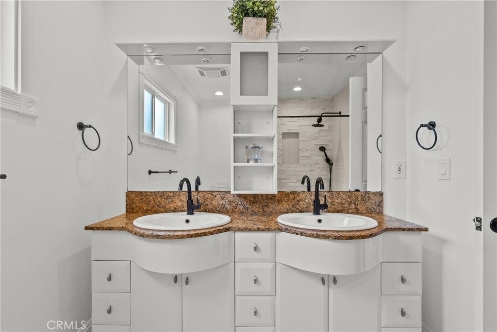 23036 Burbank - Photo 30