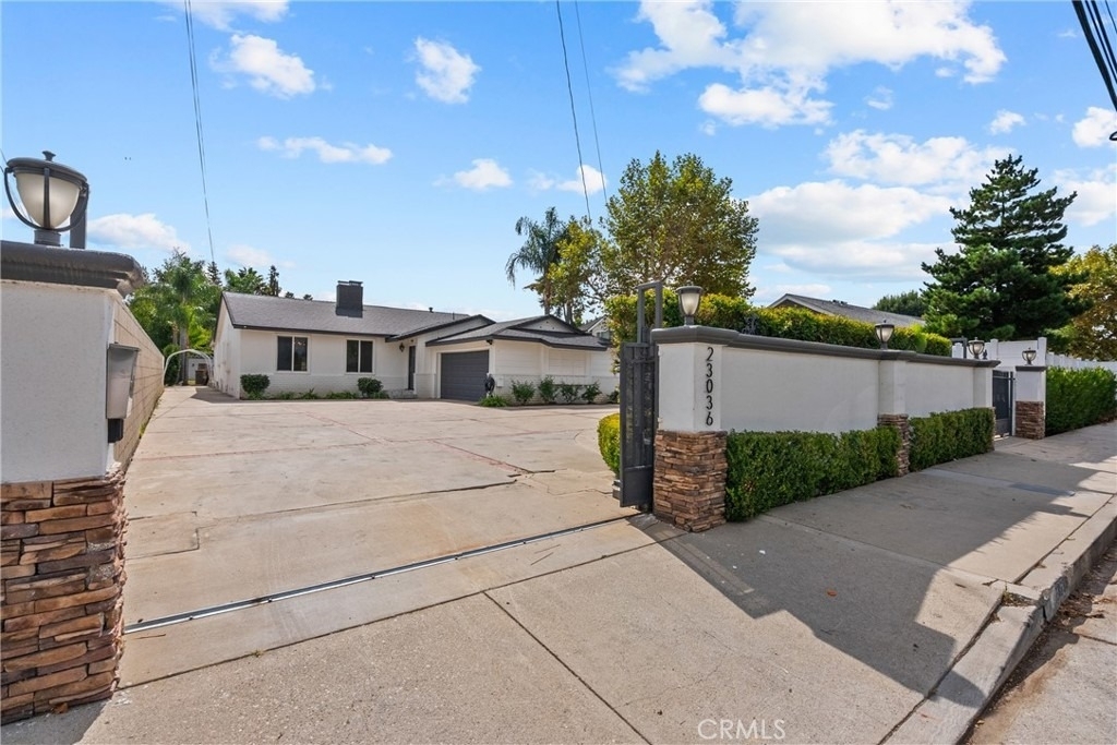 23036 Burbank - Photo 0