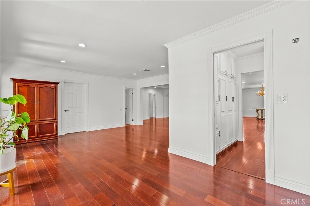 23036 Burbank - Photo 26