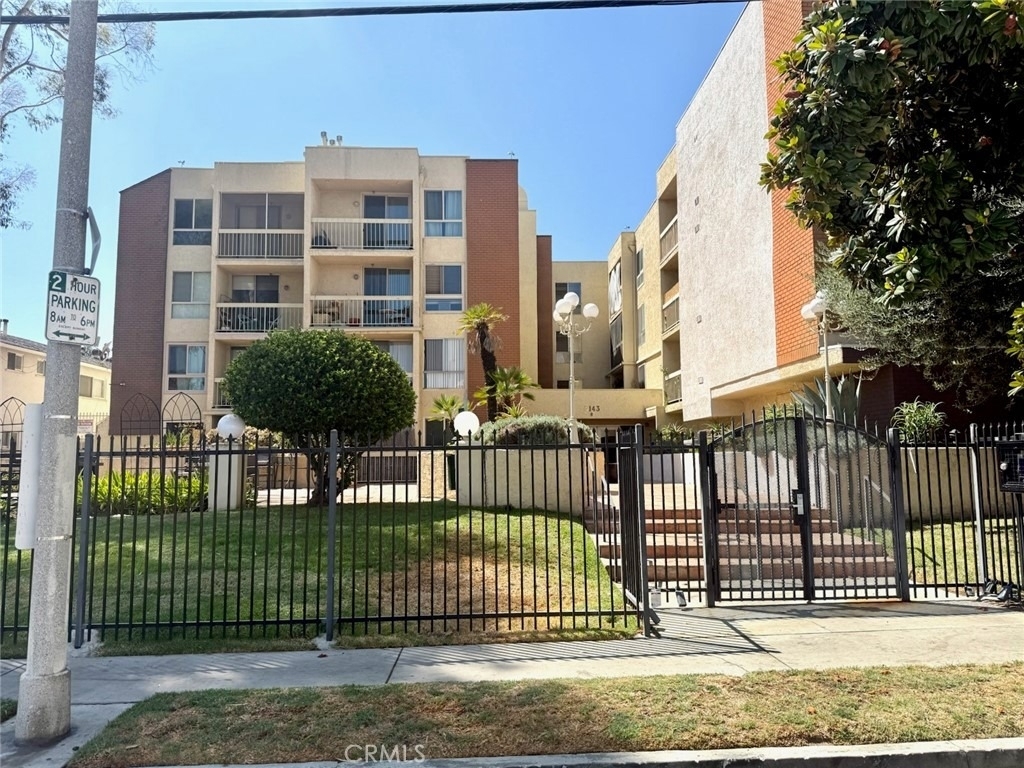 5143 Bakman Avenue - Photo 1