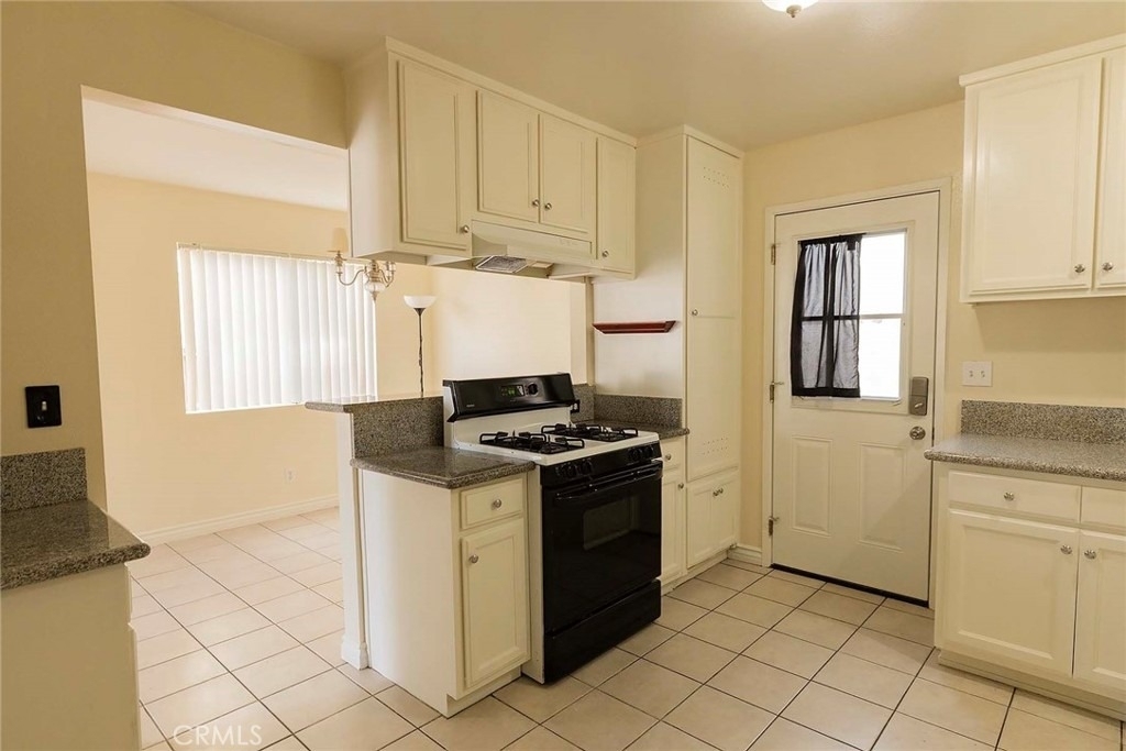 1932 Gates Avenue - Photo 8