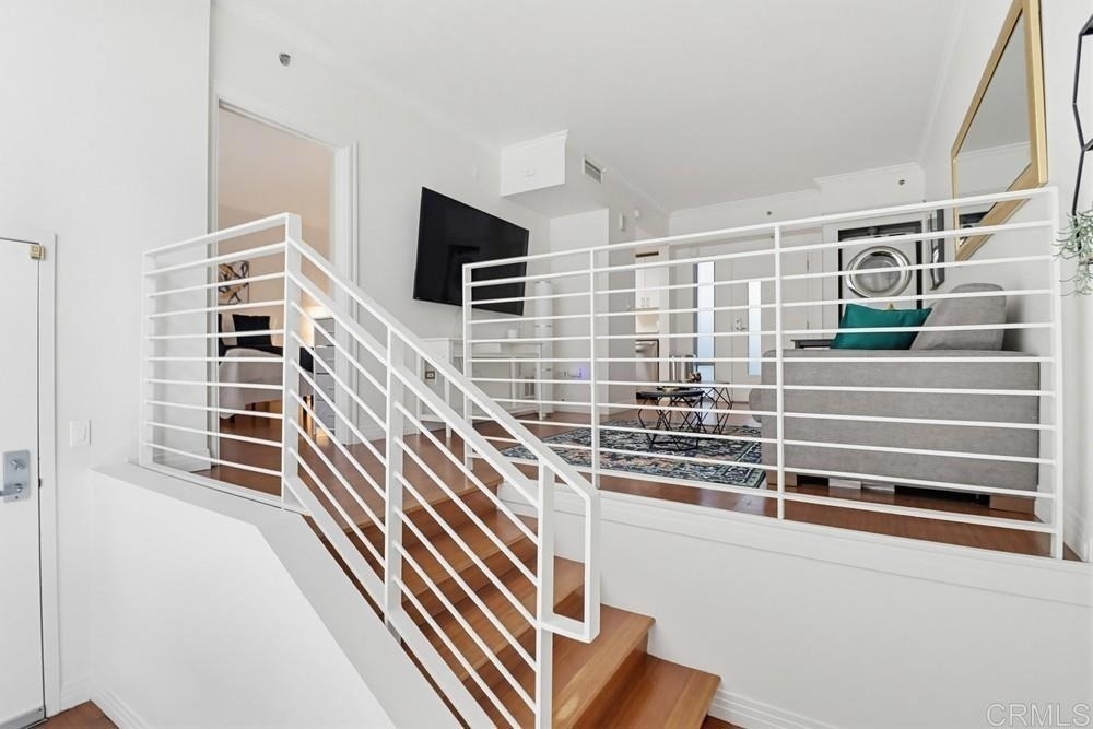 425 W Beech St - Photo 8
