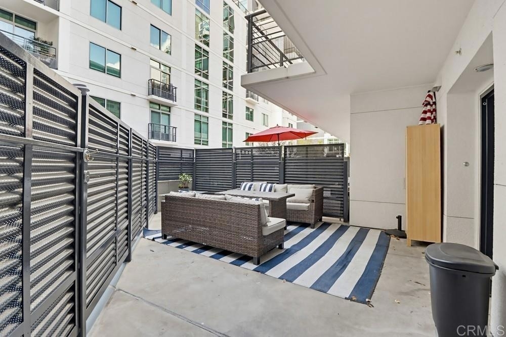 425 W Beech St - Photo 26