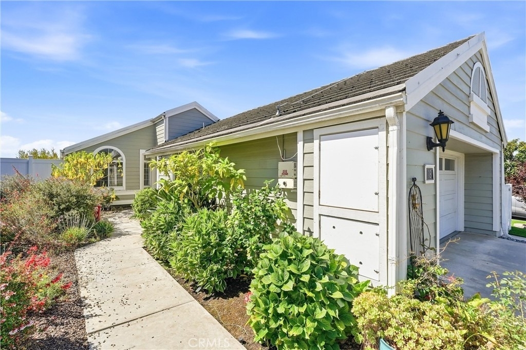 18 Byron Close - Photo 3