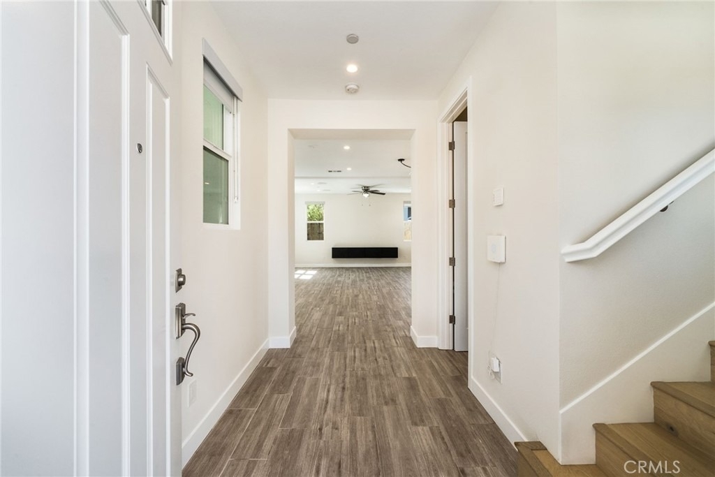 2573 Elden Ave - Photo 3