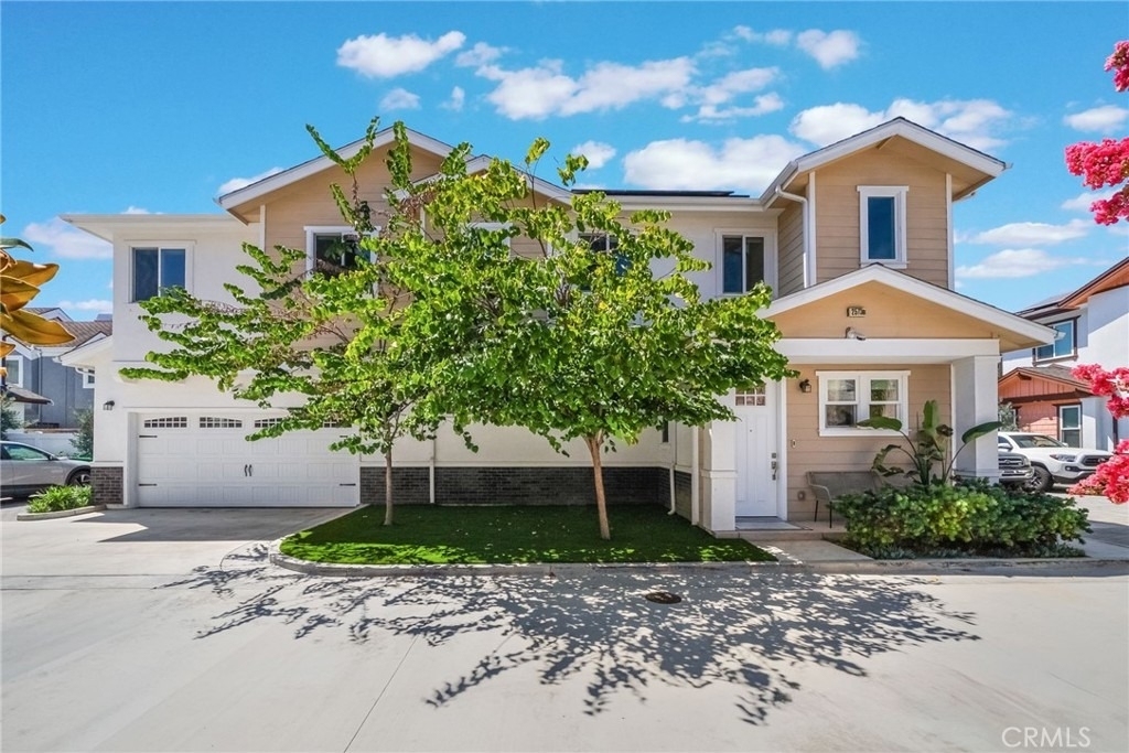 2573 Elden Ave - Photo 1