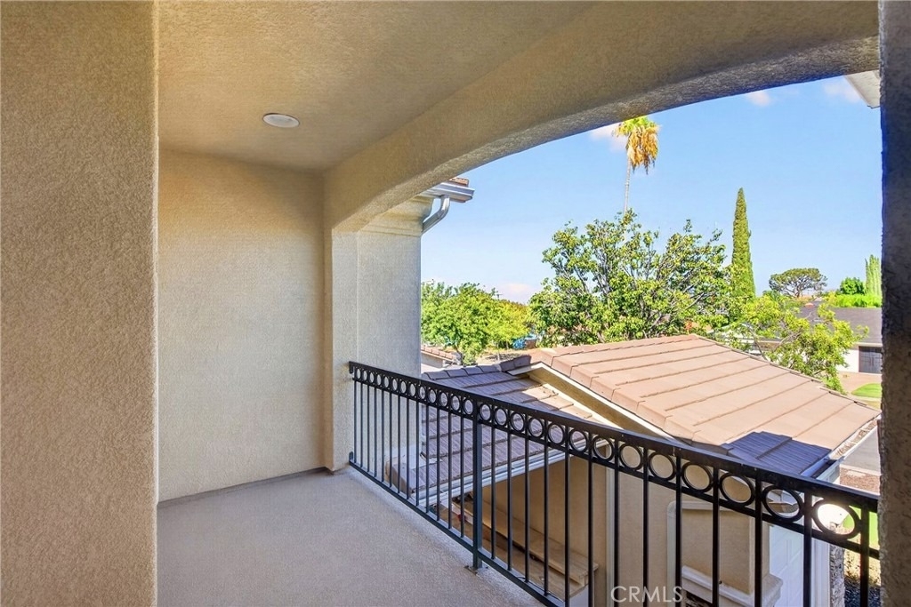 2420 S Vicentia Avenue - Photo 16