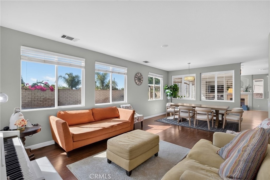 2420 S Vicentia Avenue - Photo 11