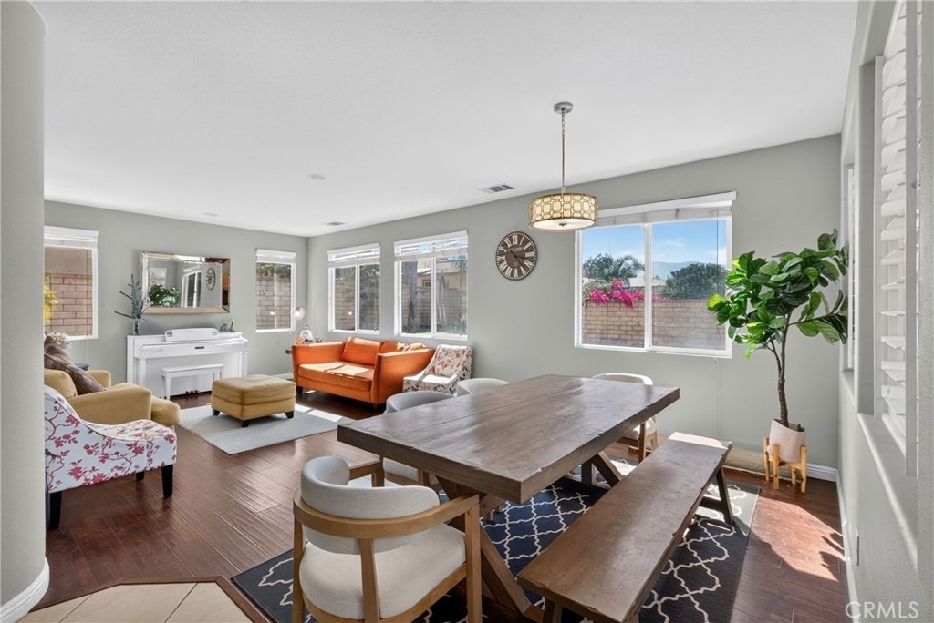 2420 S Vicentia Avenue - Photo 10