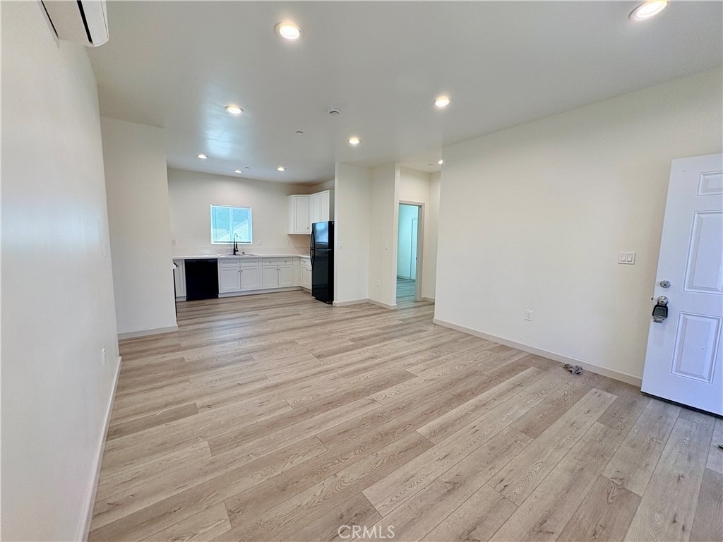 4585 Hawthorne - Photo 1