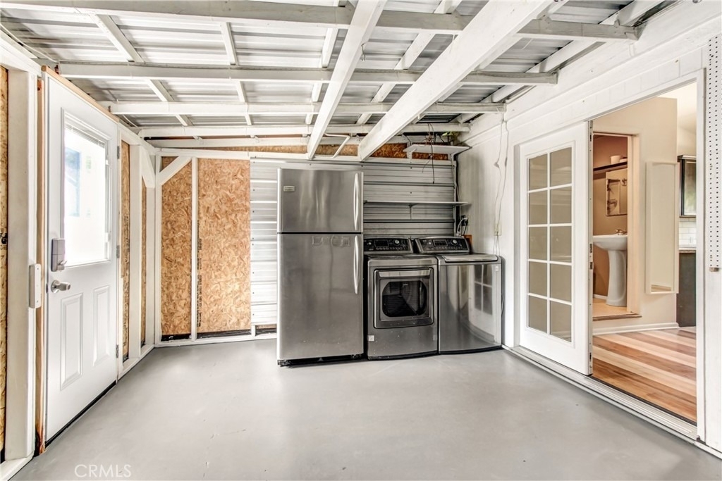 351 W Elm Street - Photo 20