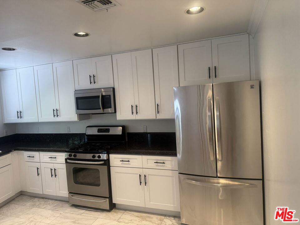 1238 S Holt Avenue - Photo 20