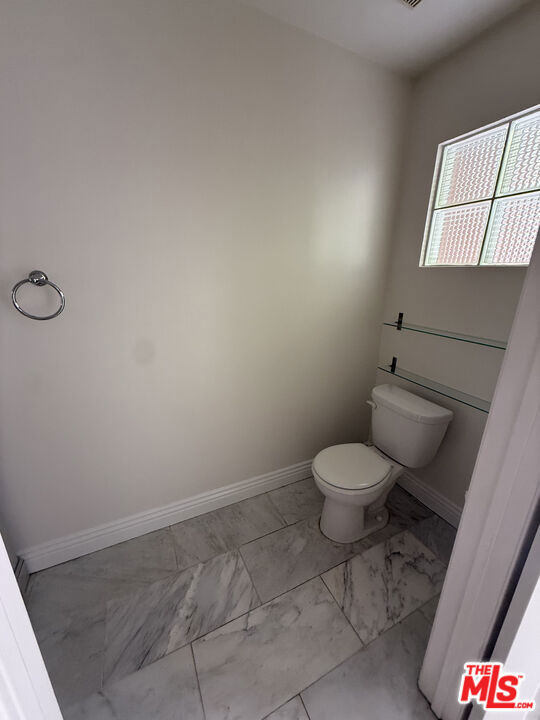1238 S Holt Avenue - Photo 32