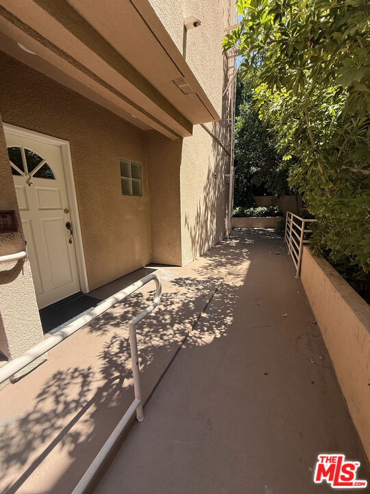 1238 S Holt Avenue - Photo 38