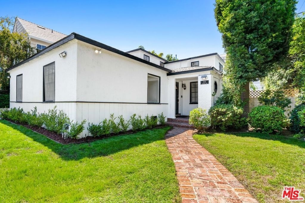 1501 Kelton Avenue - Photo 16